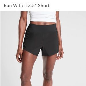 Athleta Run with it 3.5” Short